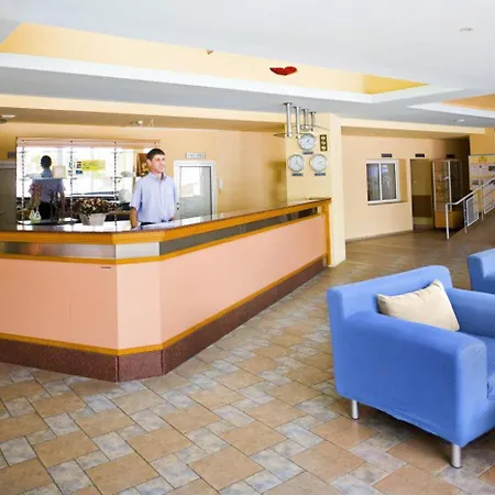 Хотел оазис 2*