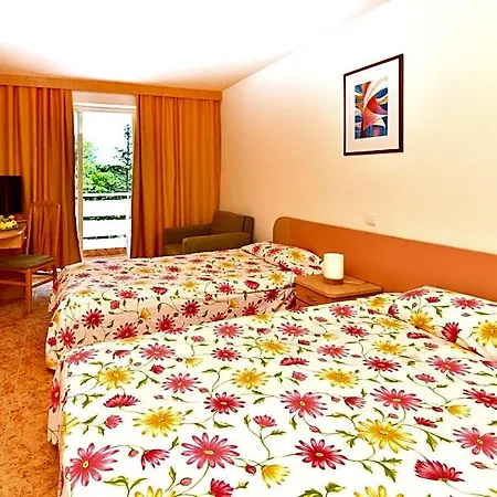 Oasis Hotel 2*